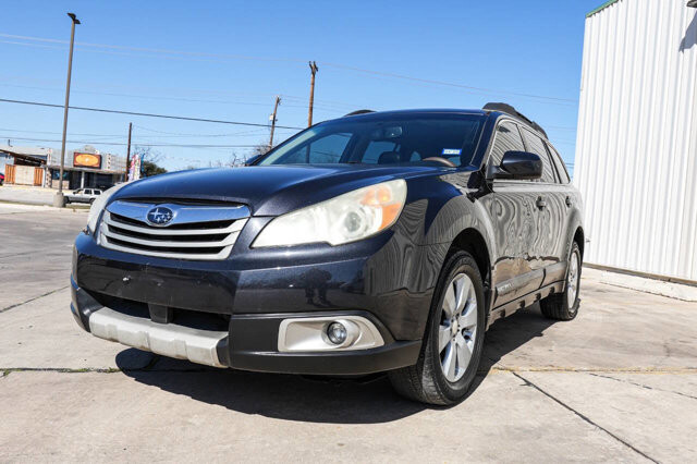 2011 Subaru Outback in San Antonio, TX 78228 - 2443774 16
