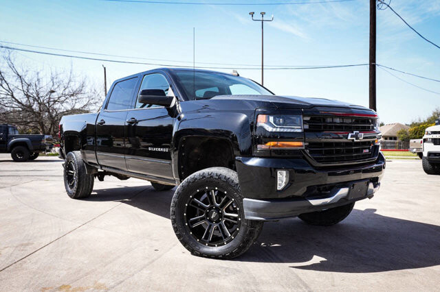 2017 Chevrolet Silverado 1500 in San Antonio, TX 78228 - 2443776
