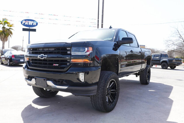 2017 Chevrolet Silverado 1500 in San Antonio, TX 78228 - 2443776 3