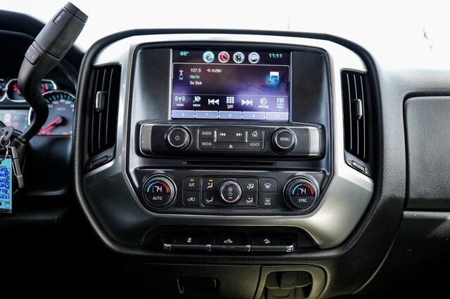 2017 Chevrolet Silverado 1500 in San Antonio, TX 78228 - 2443776 19