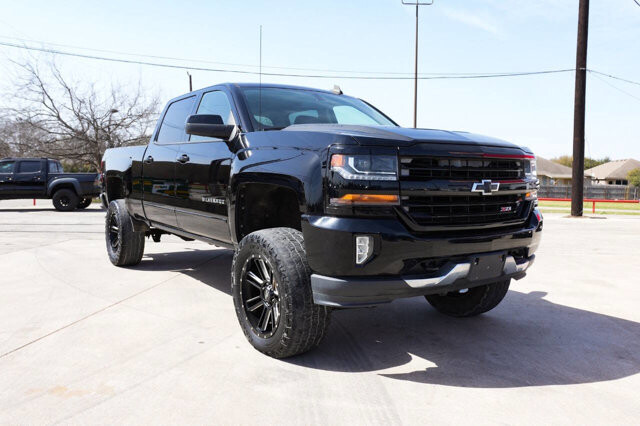 2017 Chevrolet Silverado 1500 in San Antonio, TX 78228 - 2443776 10