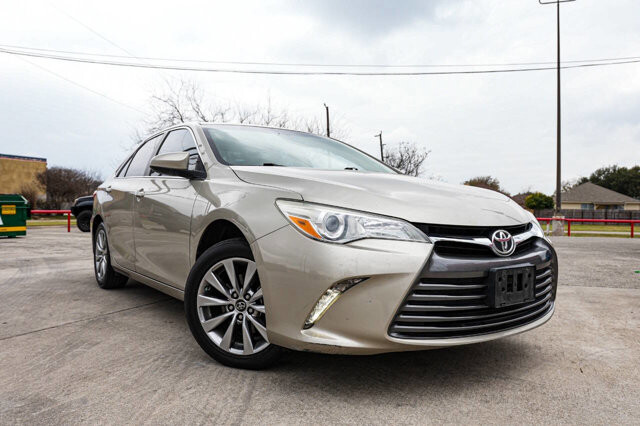 2016 Toyota Camry in San Antonio, TX 78228 - 2443778