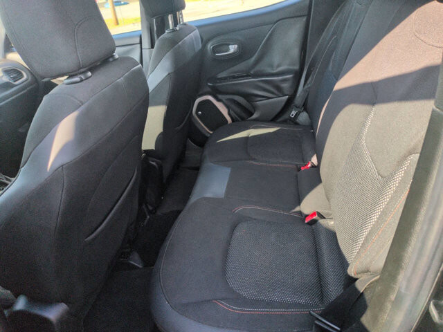 2016 Jeep Renegade in North Little Rock, AR 72117-1620 - 2445689 4