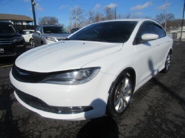 2015 Chrysler 200 in Kansas City, KS 66102