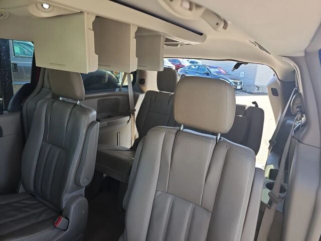 2015 Chrysler Town & Country in Wadena, MN 56482 - 2449072 25