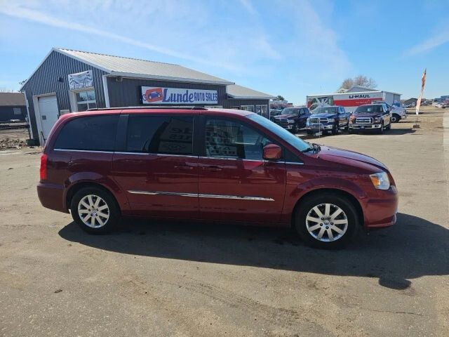 2015 Chrysler Town & Country in Wadena, MN 56482 - 2449072 40