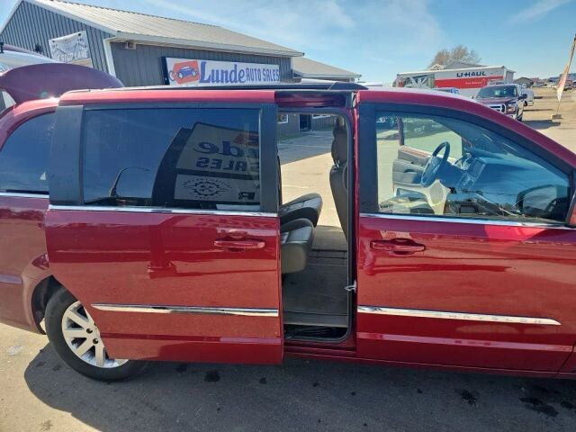 2015 Chrysler Town & Country in Wadena, MN 56482 - 2449072 33