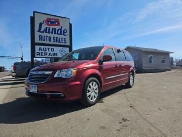 2015 Chrysler Town & Country in Wadena, MN 56482