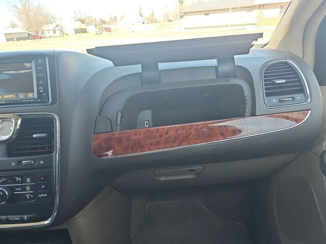 2015 Chrysler Town & Country in Wadena, MN 56482 - 2449072 7