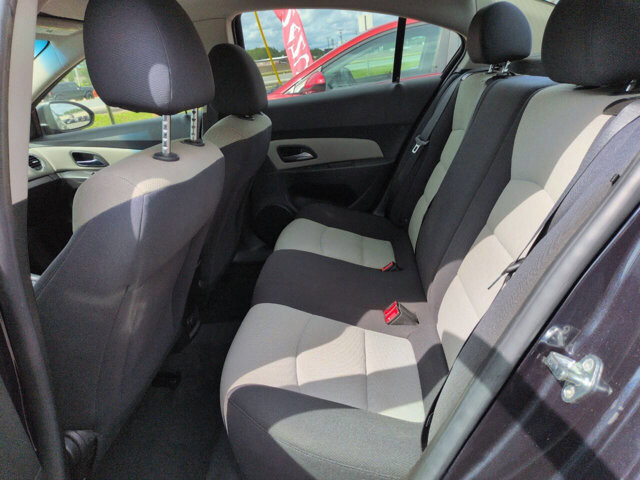 2016 Chevrolet Cruze in North Little Rock, AR 72117-1620 - 2450542 4