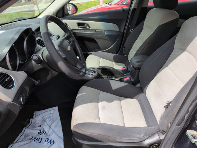 2016 Chevrolet Cruze in North Little Rock, AR 72117-1620 - 2450542 5