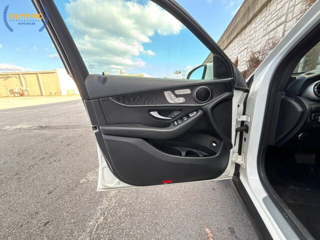 2017 Mercedes-Benz GLC 300 in Decatur, GA 30032 - 2451121 40