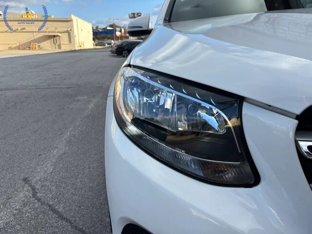 2017 Mercedes-Benz GLC 300 in Decatur, GA 30032 - 2451121 15