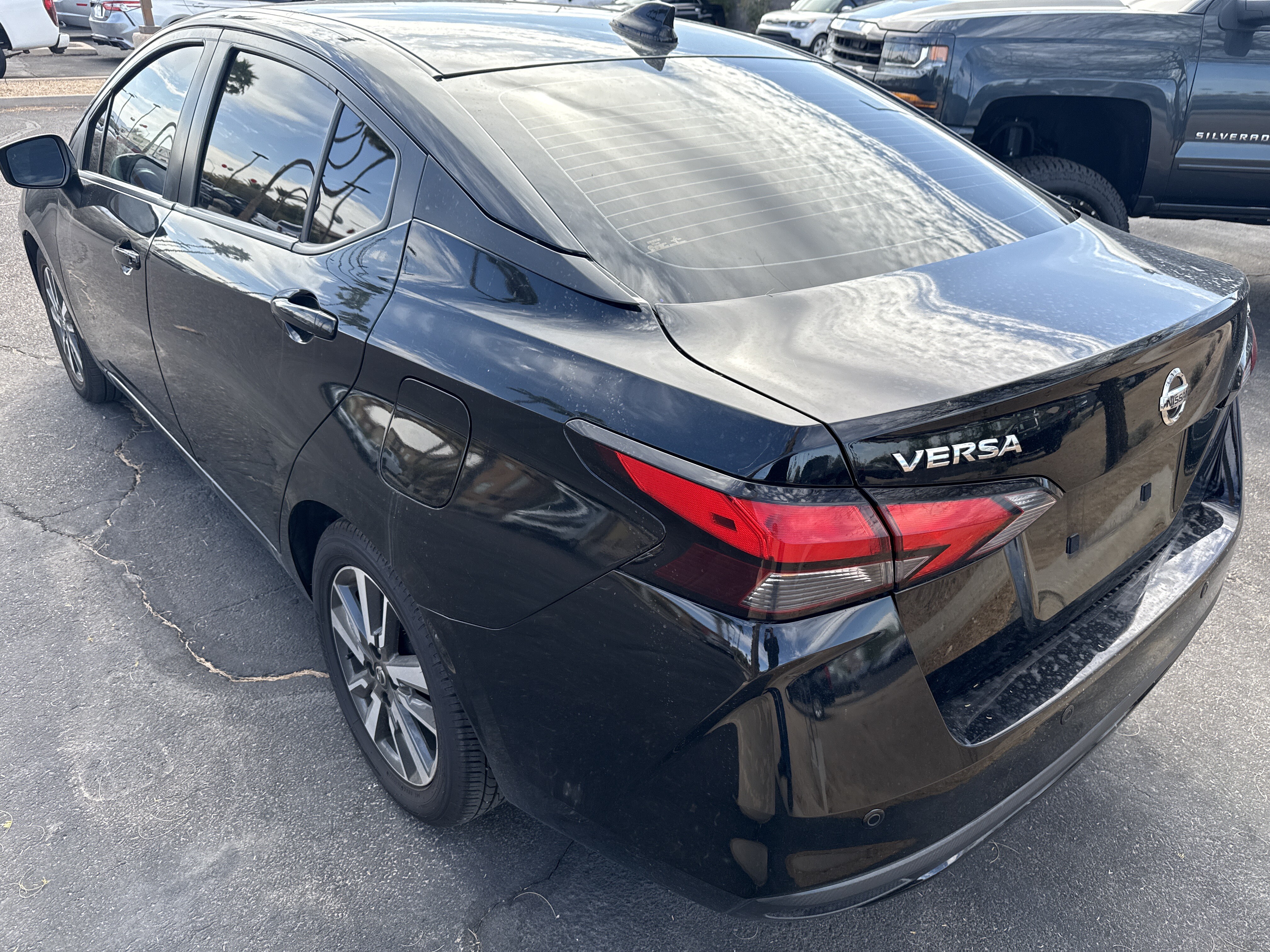 2021 Nissan Versa in Phoenix, AZ 85022 - 2451385 6