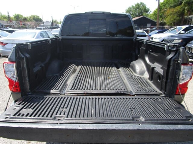 2017 Nissan Titan in Tampa, FL 33604-6914 - 2451388 23