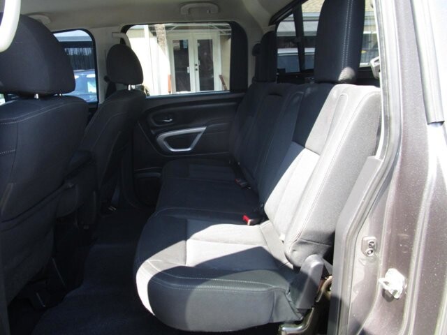 2017 Nissan Titan in Tampa, FL 33604-6914 - 2451388 9