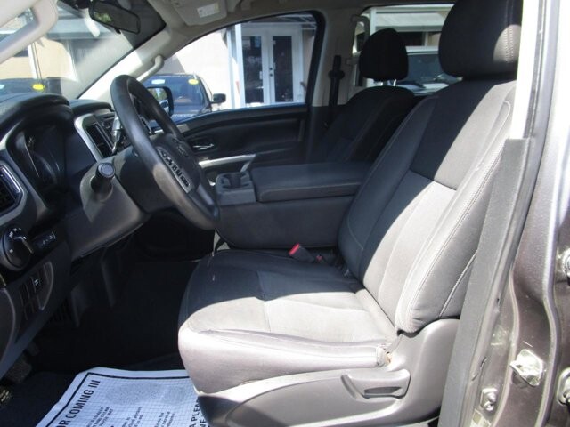 2017 Nissan Titan in Tampa, FL 33604-6914 - 2451388 7