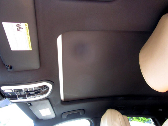 2018 Porsche Macan in Tampa, FL 33604-6914 - 2451390 16