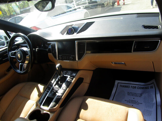 2018 Porsche Macan in Tampa, FL 33604-6914 - 2451390 12