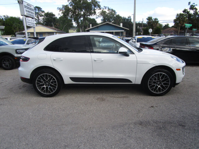 2018 Porsche Macan in Tampa, FL 33604-6914 - 2451390 38
