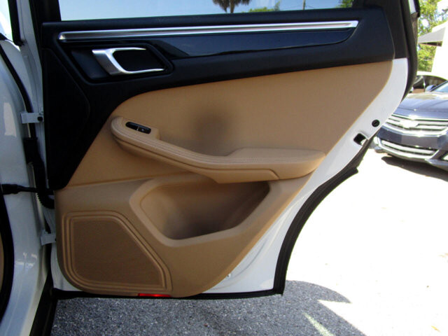 2018 Porsche Macan in Tampa, FL 33604-6914 - 2451390 20