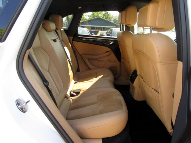 2018 Porsche Macan in Tampa, FL 33604-6914 - 2451390 10