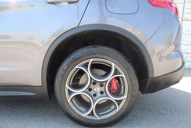 2018 Alfa Romeo Stelvio in Decatur, GA 30032 - 2455191 33