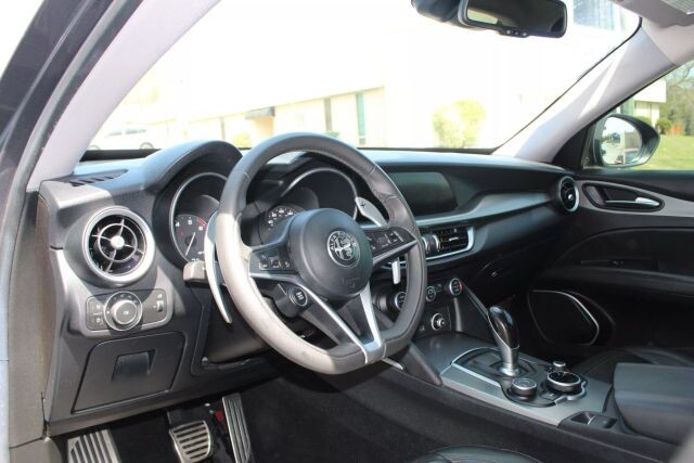 2018 Alfa Romeo Stelvio in Decatur, GA 30032 - 2455191 36
