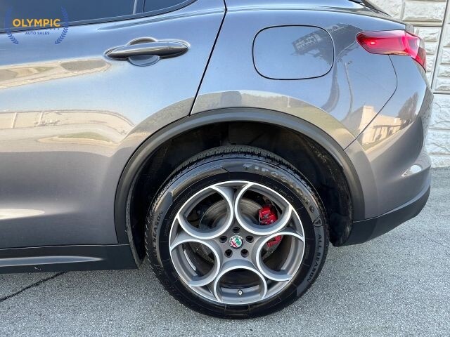 2018 Alfa Romeo Stelvio in Decatur, GA 30032 - 2455191 10