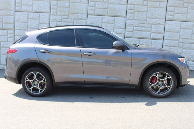 2018 Alfa Romeo Stelvio in Decatur, GA 30032 - 2455191 31