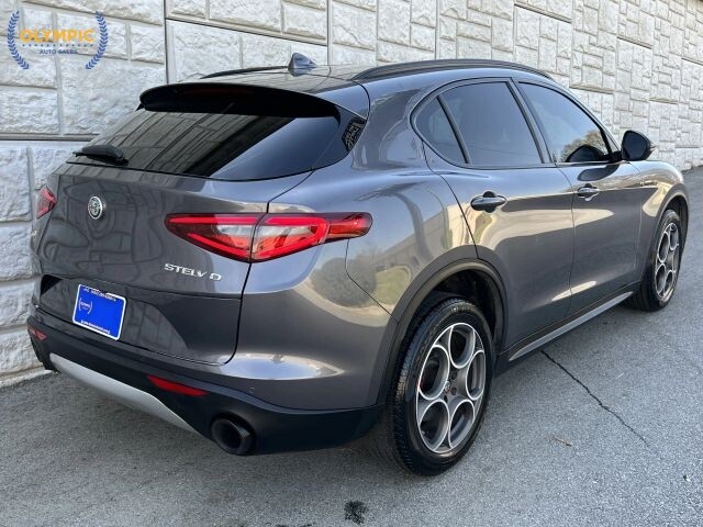 2018 Alfa Romeo Stelvio in Decatur, GA 30032 - 2455191 6