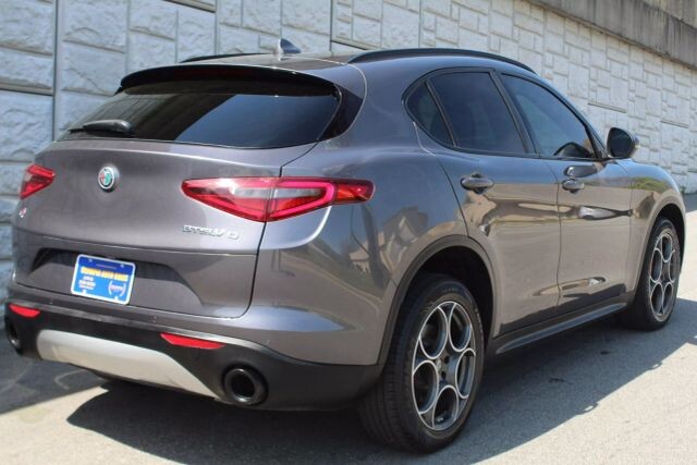 2018 Alfa Romeo Stelvio in Decatur, GA 30032 - 2455191 26