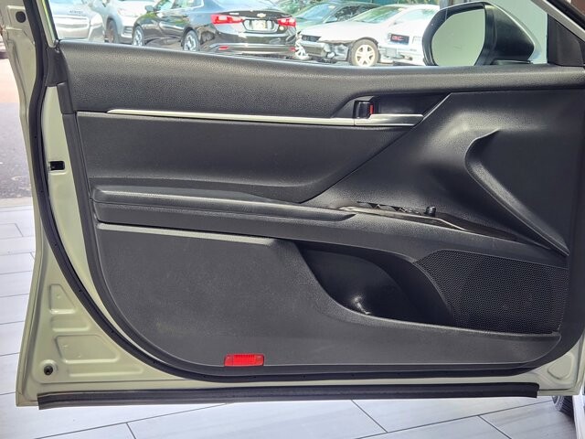 2021 Toyota Camry in Cinnaminson, NJ 08077 - 2455547 10