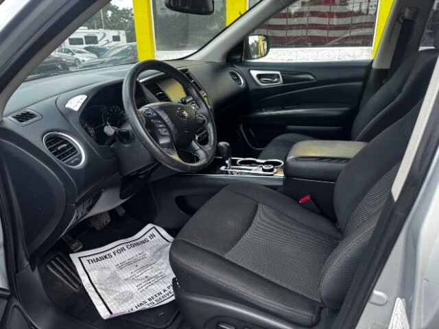 2020 Nissan Pathfinder in Indianapolis, IN 46222-4002 - 2455561 8