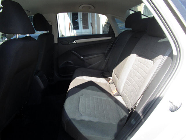 2021 Volkswagen Passat in Tampa, FL 33604-6914 - 2456272 12