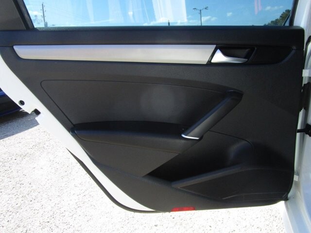 2021 Volkswagen Passat in Tampa, FL 33604-6914 - 2456272 18