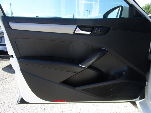 2021 Volkswagen Passat in Tampa, FL 33604-6914 - 2456272 16