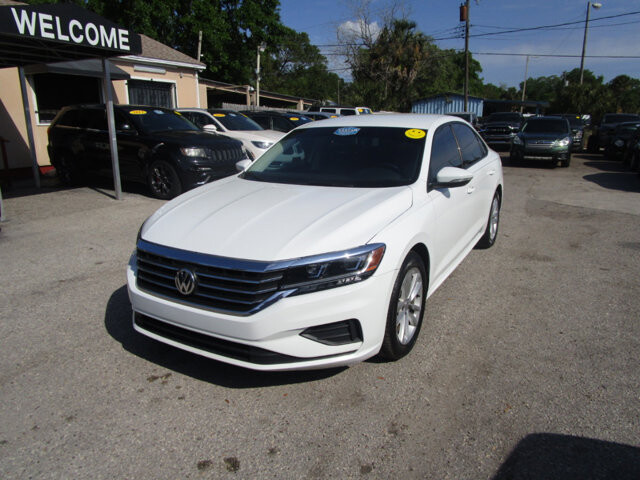 2021 Volkswagen Passat in Tampa, FL 33604-6914 - 2456272 3