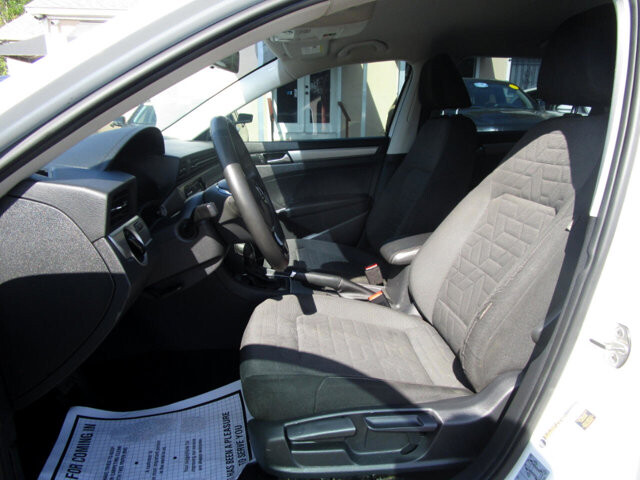 2021 Volkswagen Passat in Tampa, FL 33604-6914 - 2456272 10