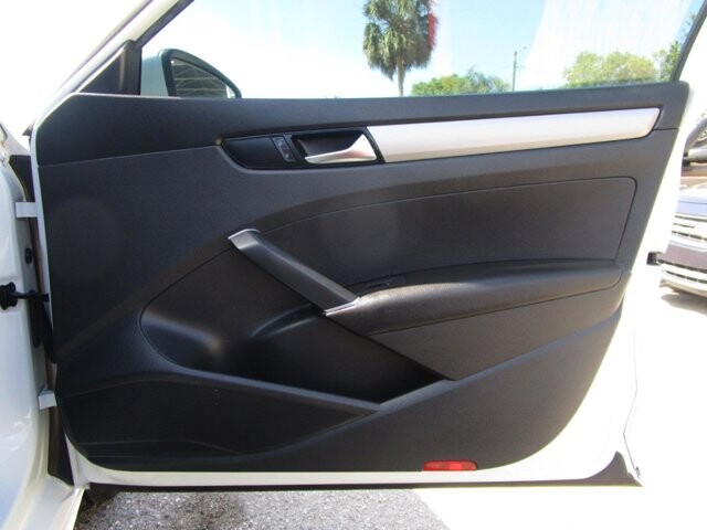 2021 Volkswagen Passat in Tampa, FL 33604-6914 - 2456272 17