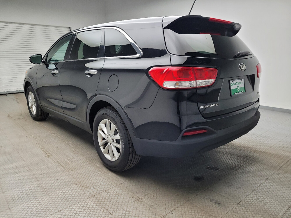 2016 Kia Sorento in Grand Rapids, MI 49508 - 2456814 5