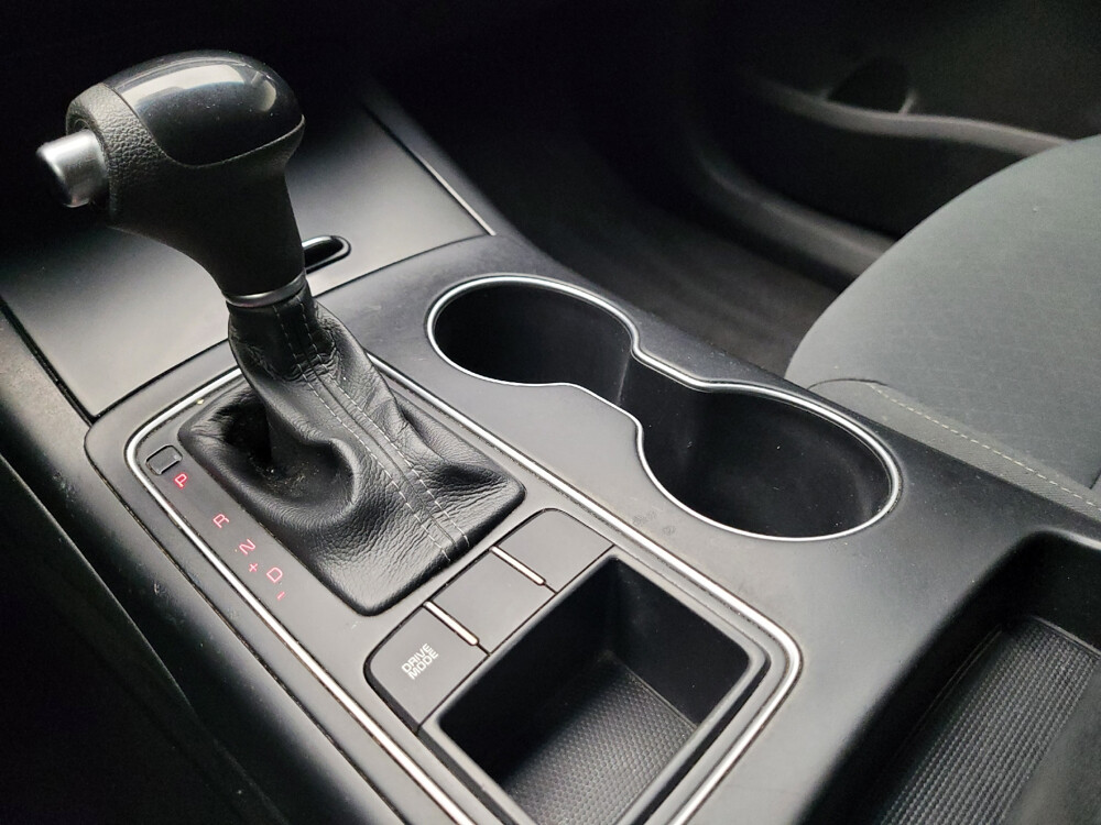 2016 Kia Sorento in Grand Rapids, MI 49508 - 2456814 26