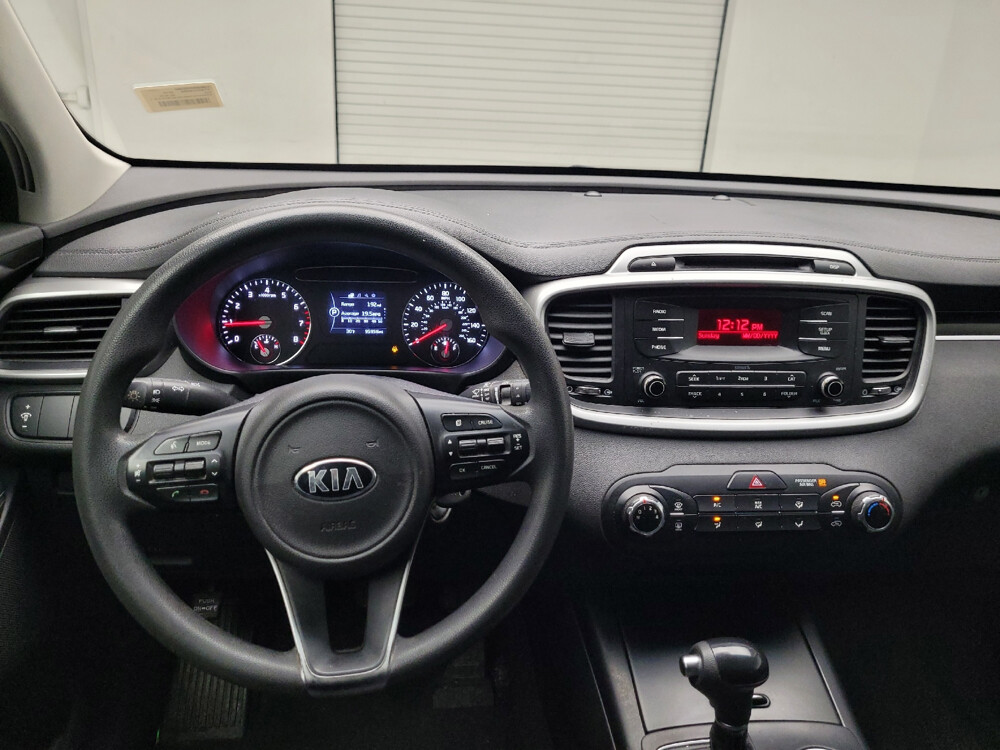 2016 Kia Sorento in Grand Rapids, MI 49508 - 2456814 34