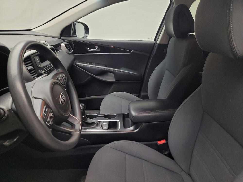 2016 Kia Sorento in Grand Rapids, MI 49508 - 2456814 17