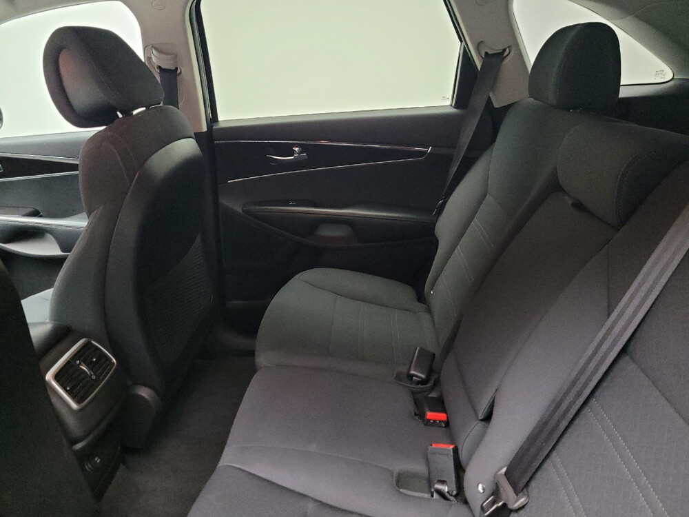 2016 Kia Sorento in Grand Rapids, MI 49508 - 2456814 18