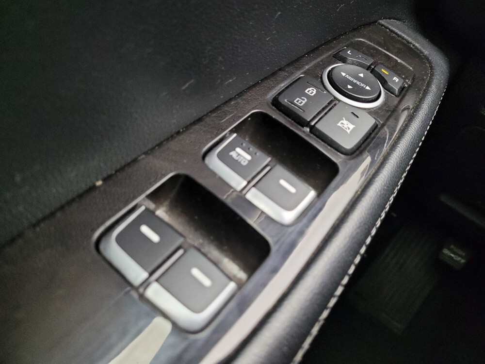 2016 Kia Sorento in Grand Rapids, MI 49508 - 2456814 27