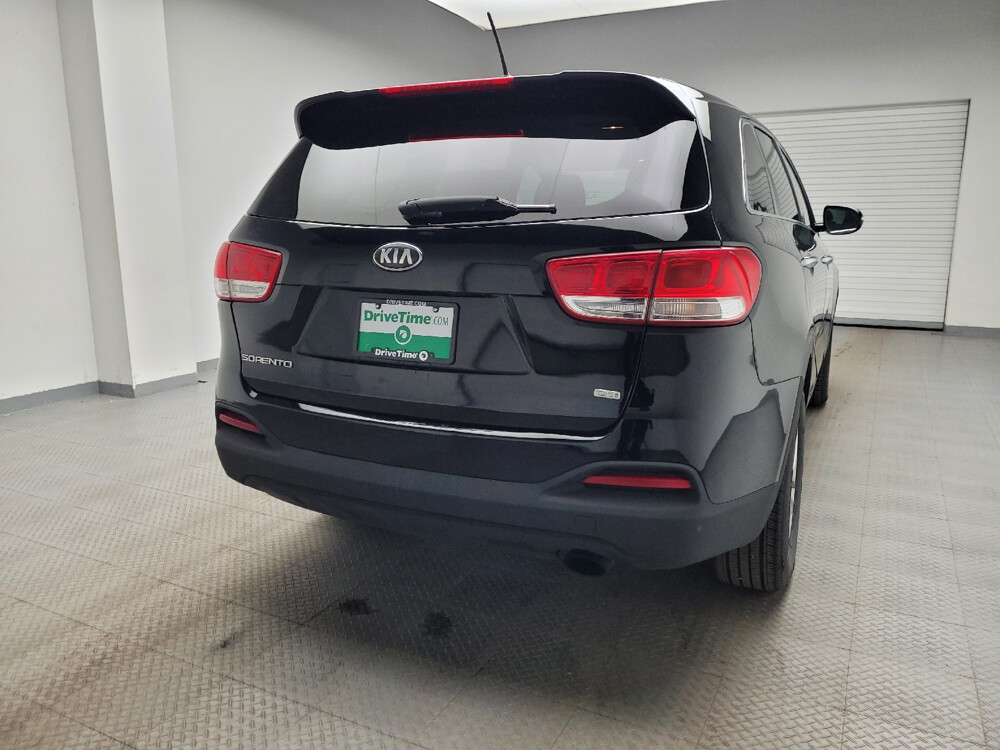 2016 Kia Sorento in Grand Rapids, MI 49508 - 2456814 7