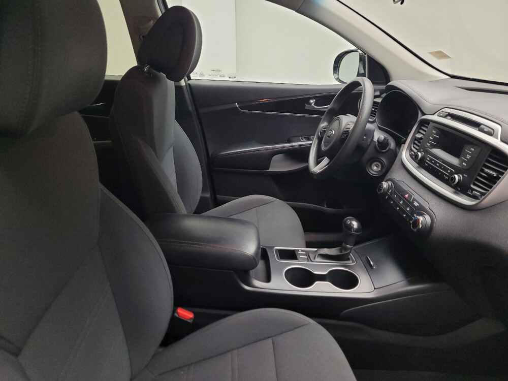 2016 Kia Sorento in Grand Rapids, MI 49508 - 2456814 21