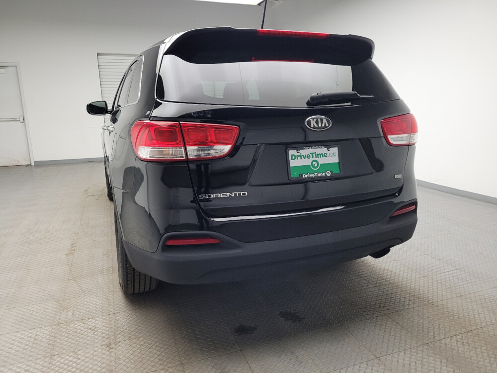 2016 Kia Sorento in Grand Rapids, MI 49508 - 2456814 6