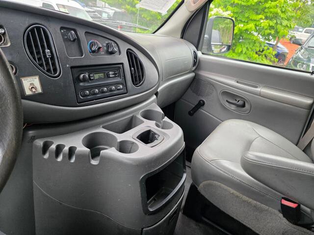 2005 Ford E-350 and Econoline 350 in Blauvelt, NY 10913 - 2456860 24